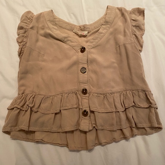 Peach love California shirt - tan 
Size medium - Picture 1 of 2